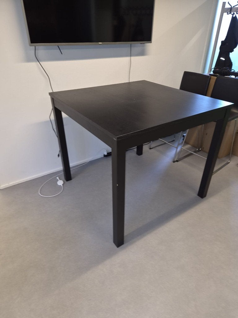 7 Barkrukken + 2 bijbehorende tafels, Ophalen, Gebruikt