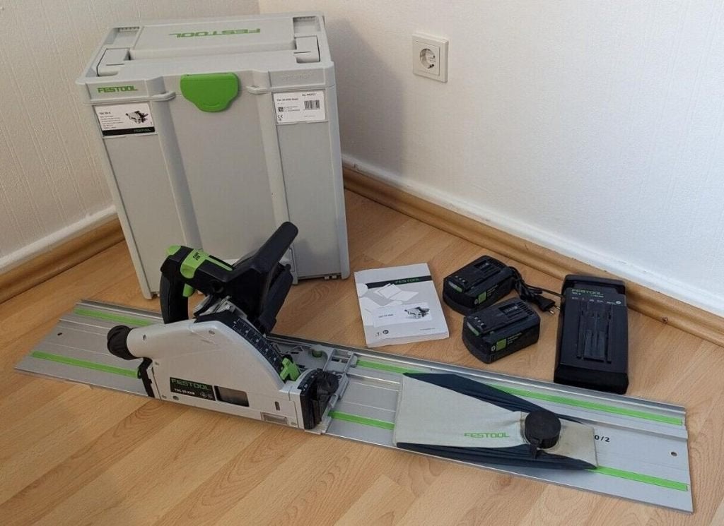Festool invalzaag TSC 55 KEB met 2 accu's oplader + geleider