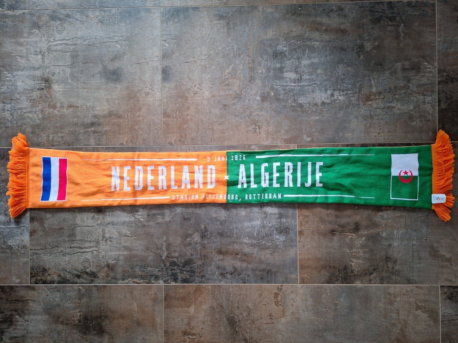 Sjaal Nederland  - Algerije, Verzamelen, Sportartikelen en Voetbal, Verzenden, Nieuw, Overige binnenlandse clubs, Vaantje of Sjaal