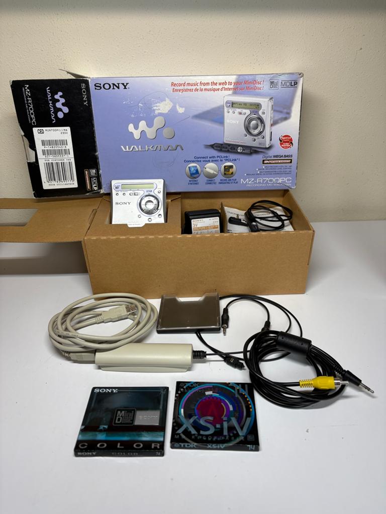 Sony MZ-R700PC MD Walkman met originele doos en accessoires, Audio, Tv en Foto, Walkmans, Discmans en Minidiscspelers, Ophalen of Verzenden