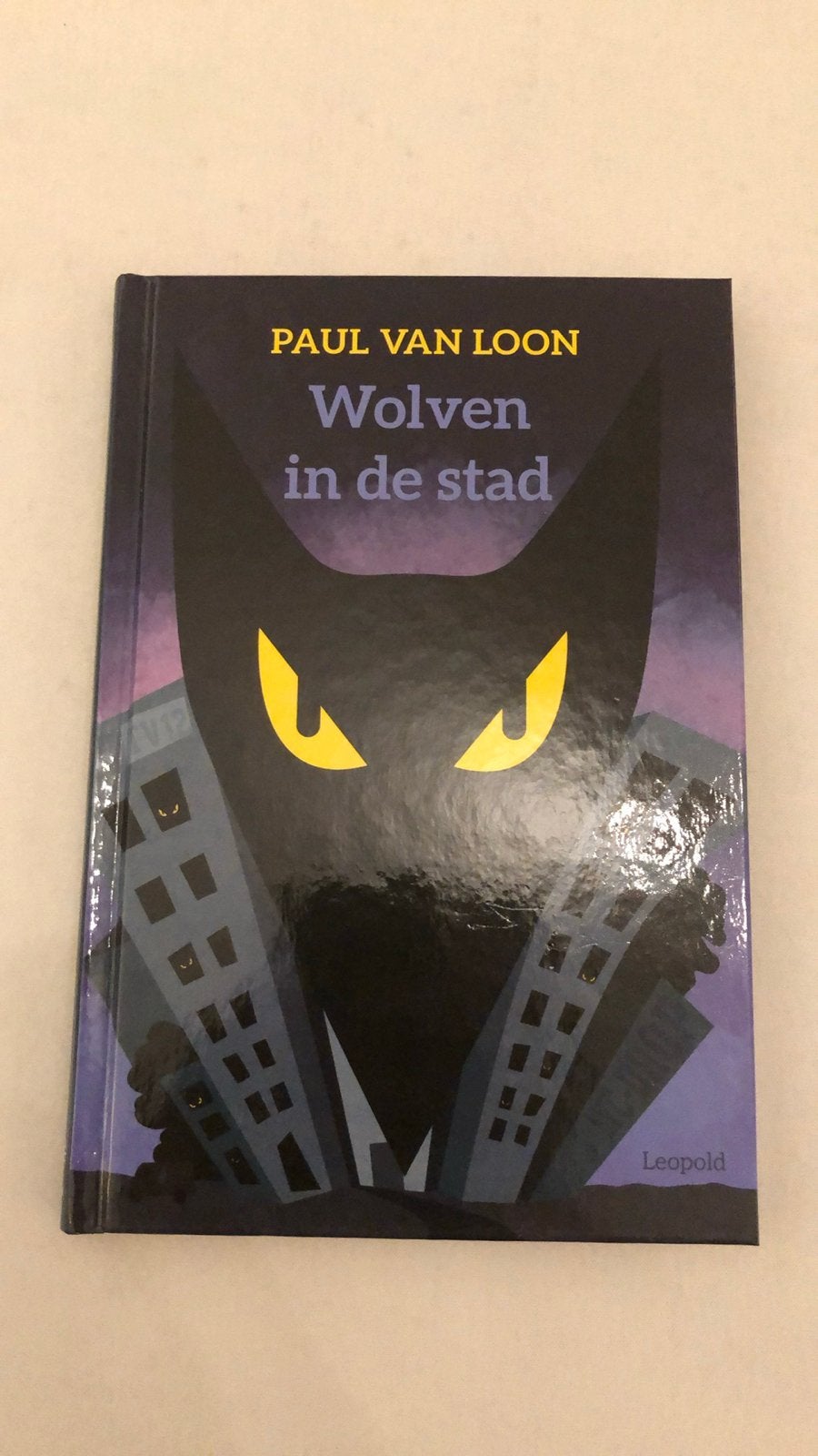 Paul van Loon - Wolven in de stad, Ophalen of Verzenden, Zo goed als nieuw, Fictie