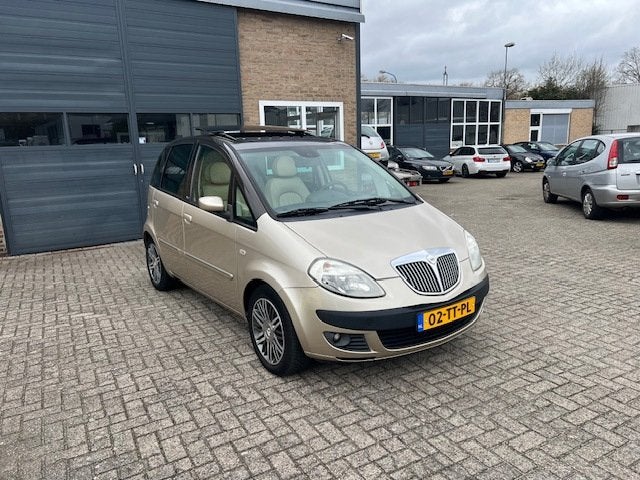 Lancia Musa 1.4-16V Platino//Automaat, Auto's, Gebruikt, Beige, 400 kg, Beige