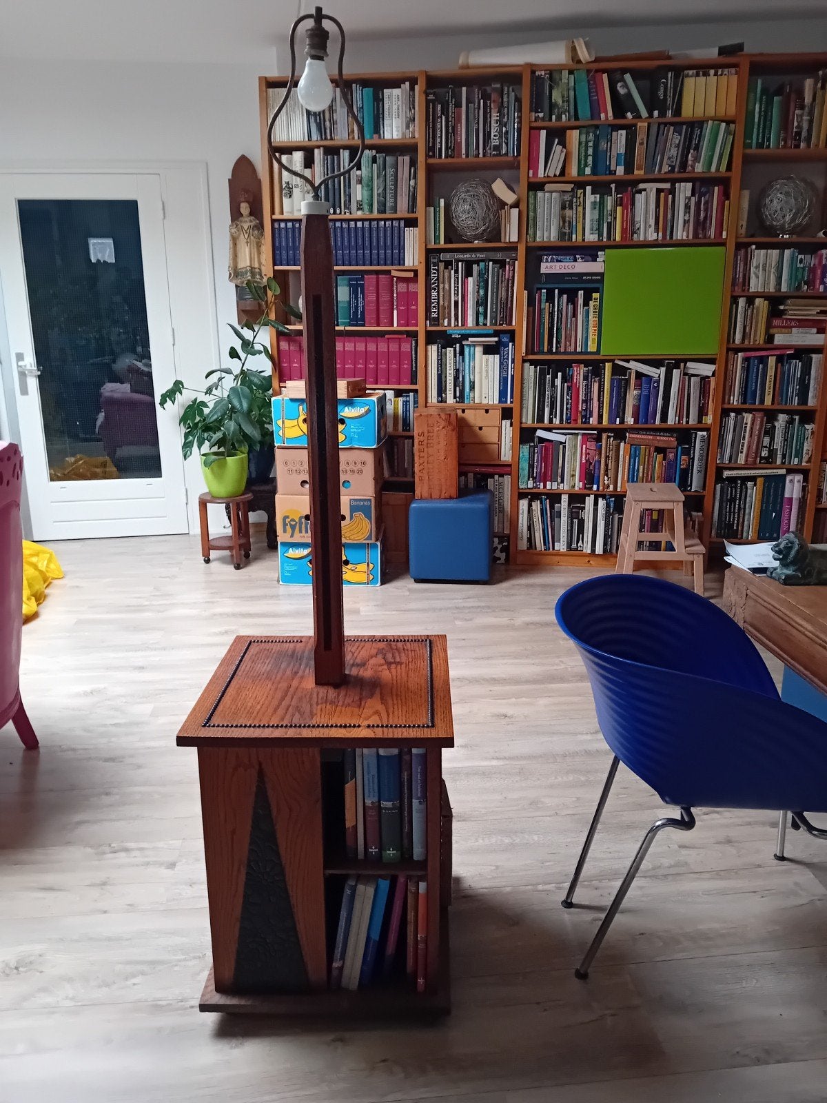 Art Deco / Amsterdamse School boekenmolen met lampvoet, Ophalen