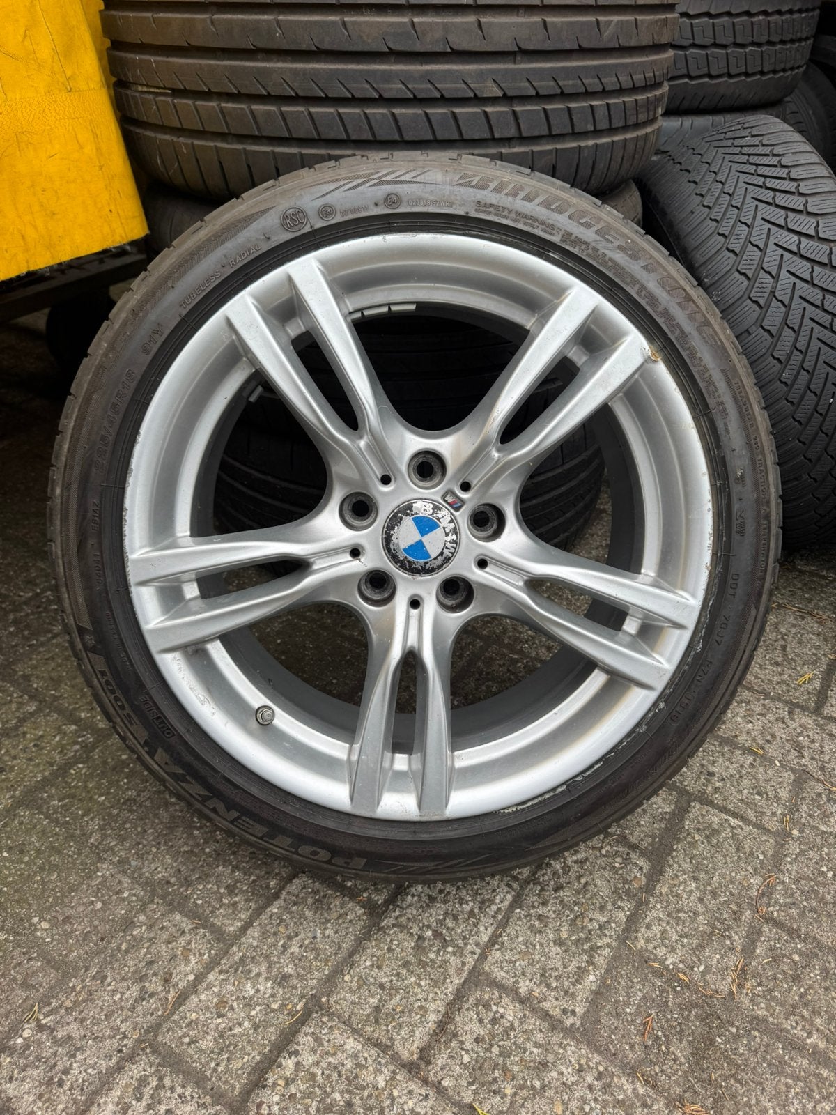 Set originele BMW 3 serie breedset banden met velgen, Auto-onderdelen, Banden en Velgen, Banden en Velgen, Zomerbanden, 18 inch