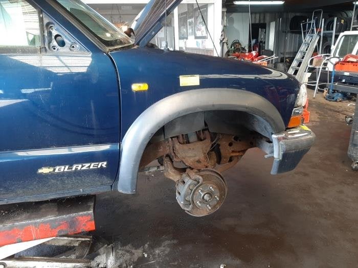 Scherm rechts-voor van een Chevrolet Blazer, Gebruikt, -, Ophalen of Verzenden, -