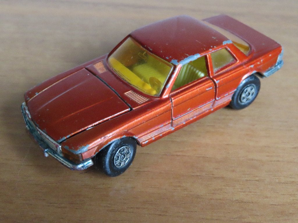 Schaalmodel Mercedes-Benz 350 SLC 1:43 Matchbox, Lesney, Ophalen of Verzenden, Gebruikt, Auto, Matchbox