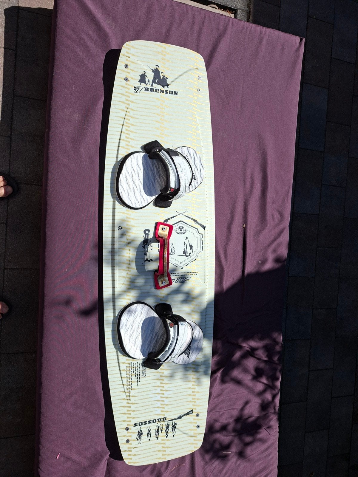 Fanatic Bronson Twintip Kiteboard met vinnen en pads, Ophalen of Verzenden, Gebruikt, Overige typen, Met vinnen