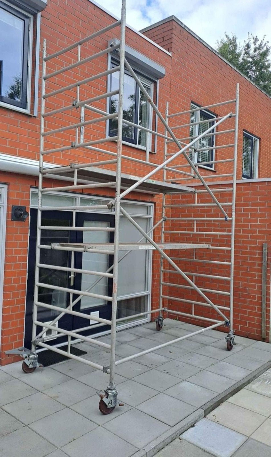 Rolsteiger te huur, Doe-het-zelf en Verbouw, Steigers, Ophalen of Verzenden, Zo goed als nieuw, Rolsteiger of Kamersteiger, 5 meter of hoger