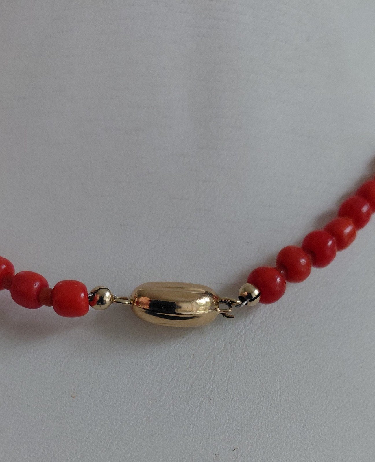 bloedkoraal ketting met gouden slot, Sieraden, Tassen en Uiterlijk, Verzenden, Goud, Ketting, Met edelsteen