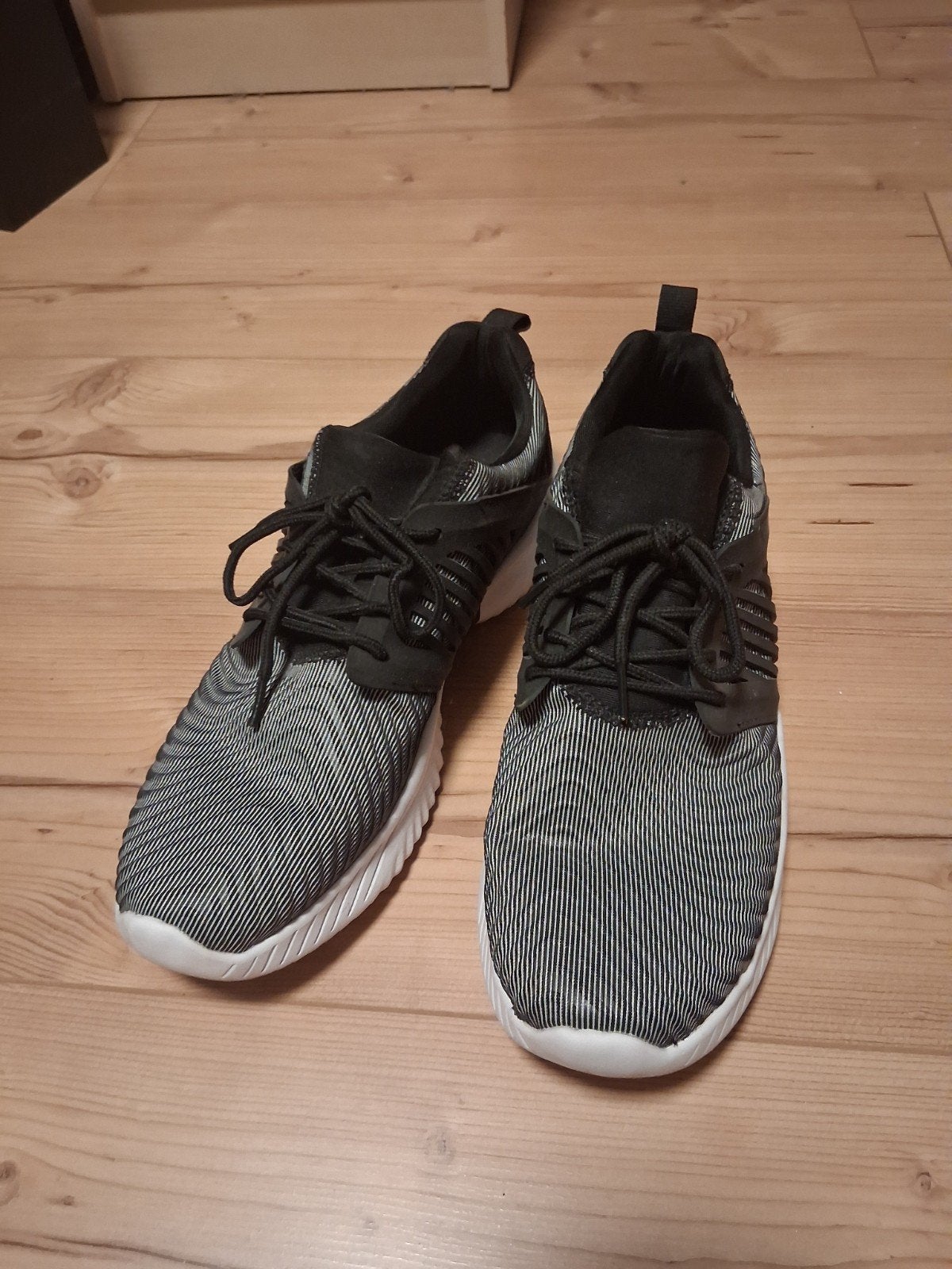 Heren sportschoenen - Primark - Maat 43, Kleding | Heren, Schoenen, Ophalen of Verzenden, Gedragen, Primark, Sportschoenen
