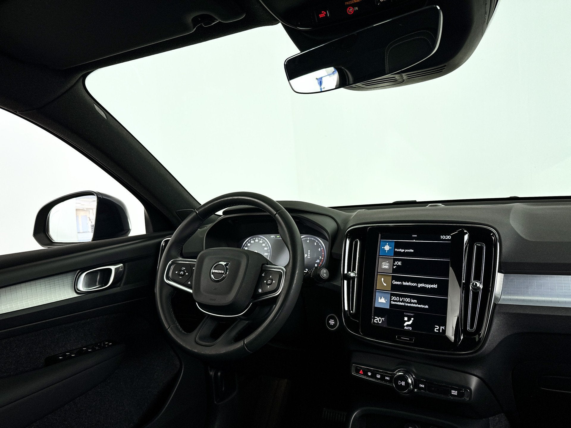 Foto 3 van Volvo XC40 T2 Momentum | 360 camera | Climate control | Cr