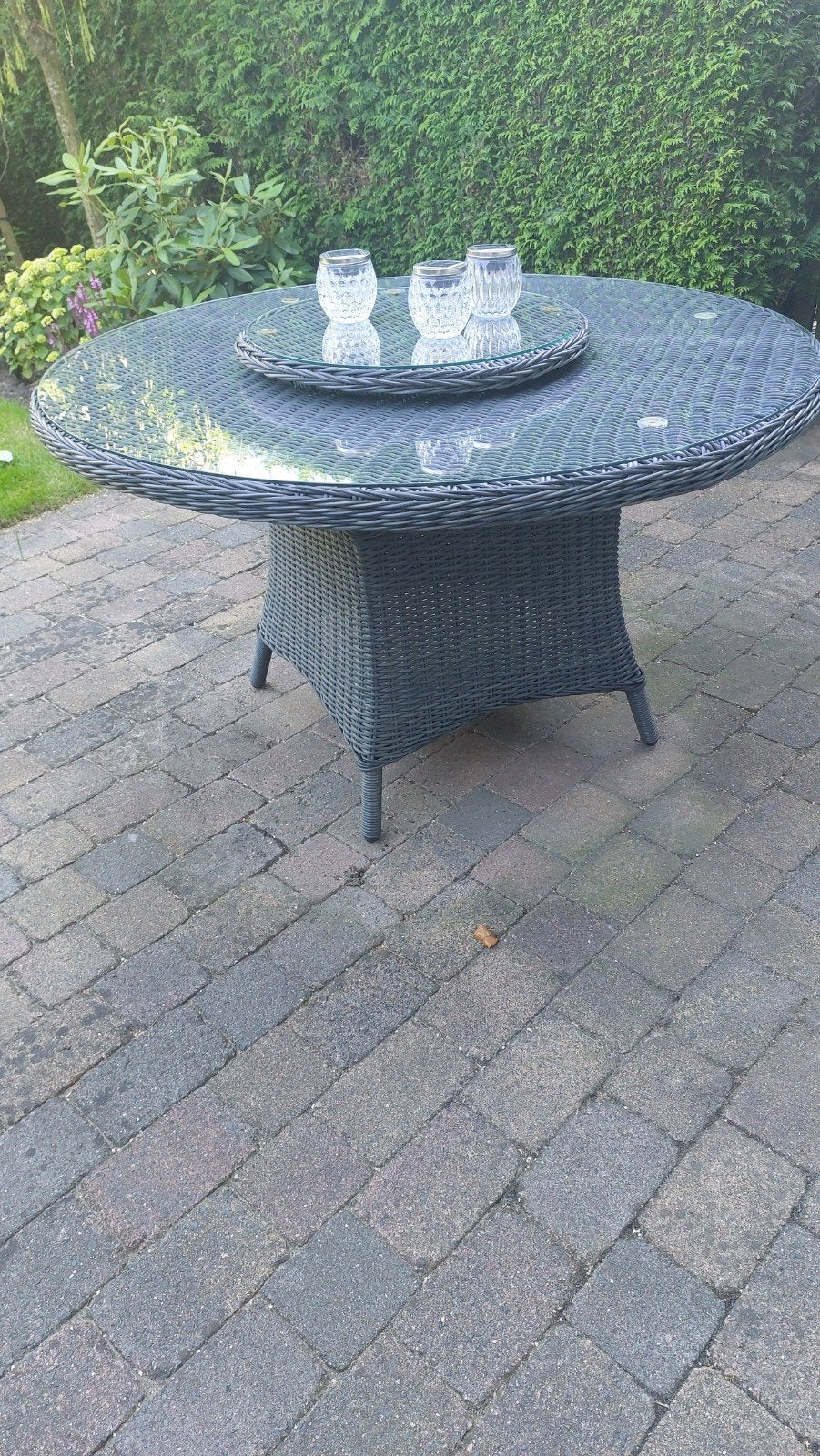 Te koop prachtige ronde tuintafel met glasplaat, Tuin en Terras, Ophalen, Zo goed als nieuw, Rond