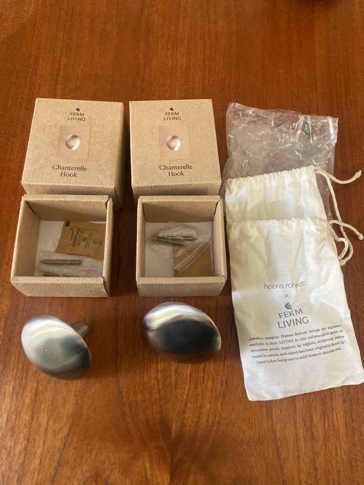 2x Ferm Living Chanterelle haken RVS - Nieuw in verpakking, Nieuw, Ophalen of Verzenden, Zilver, Metaal