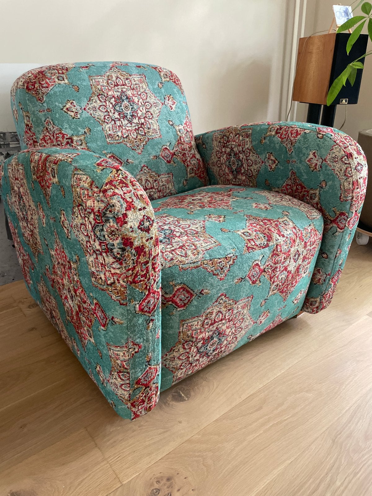 Comfortabele fauteuil met uniek patroon, Ophalen, Gebruikt, Stof, 75 tot 100 cm