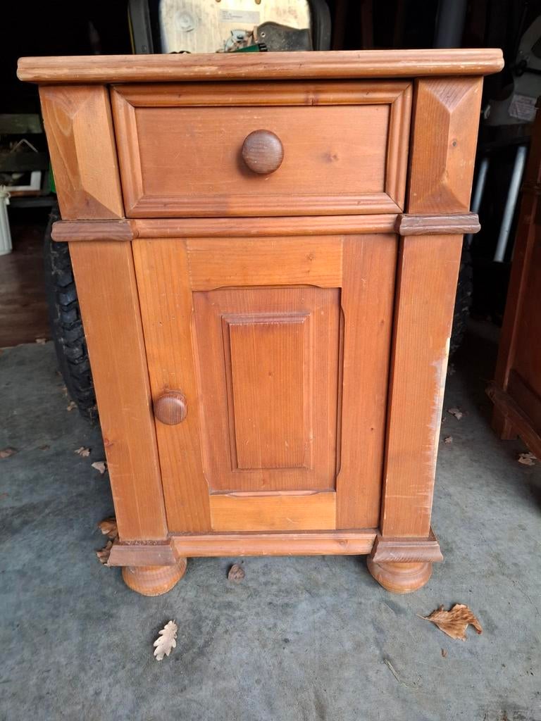 Klein kastje voor pimpen, Huis en Inrichting, Slaapkamer | Nachtkastjes, Gebruikt, Minder dan 45 cm, Hout, 55 tot 70 cm