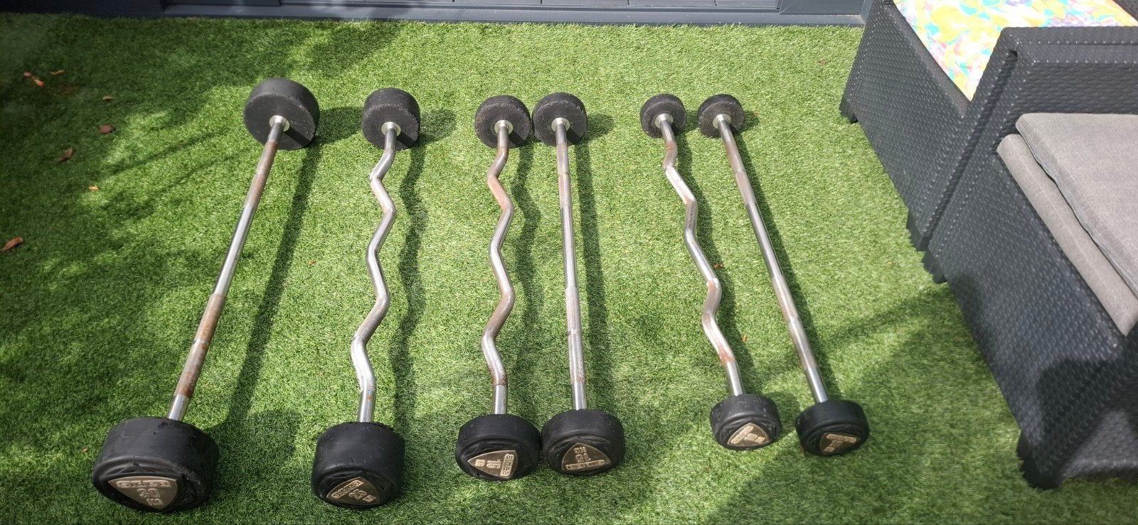 Vaste Halterstangen / Fixed Barbells (10kg t/m 30kg), Sport en Fitness, Fitnessmaterialen, Ophalen, Zo goed als nieuw