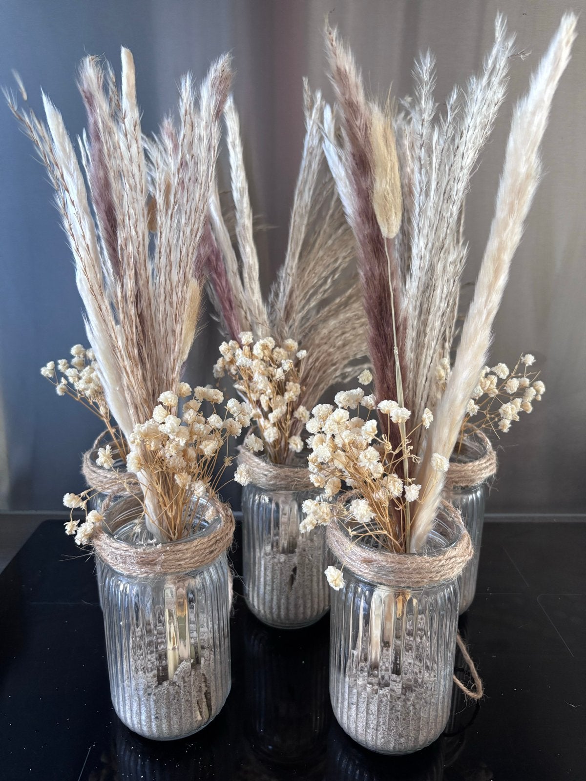 20x Bruiloft decoratie vazen met droogbloemen, Inclusief droogbloemen, Meerkleurig, Nieuw, Ophalen of Verzenden