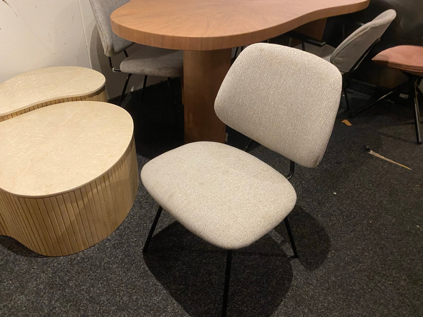 5x Lynn stoelen grijs B-keuze, Huis en Inrichting, Stoelen, Ophalen, Nieuw, Vijf, Zes of meer stoelen, Stof