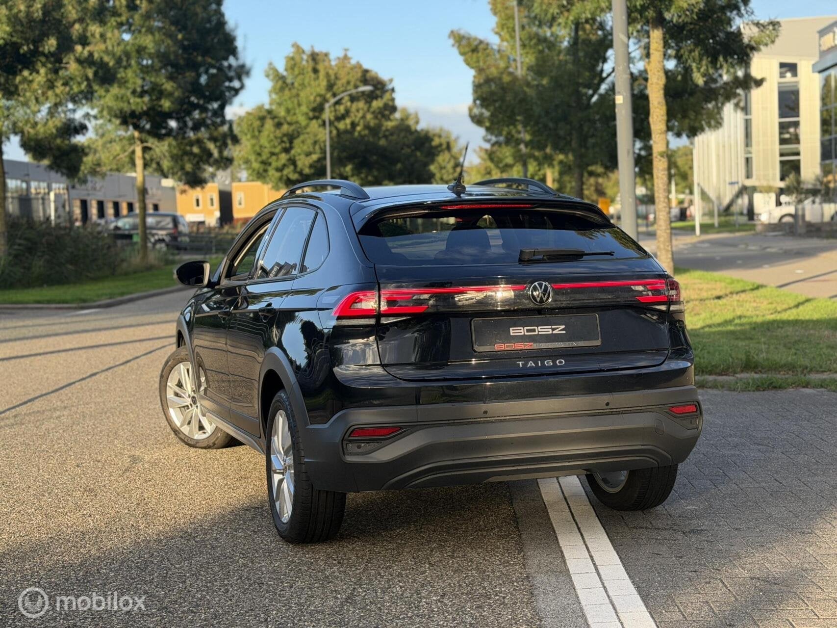 Volkswagen Taigo 1.0 TSI DSG ACC CAMERA LANE CARPLAY LED, Auto's, Dealer onderhouden, Stof, Met garantie (alle), Zwart