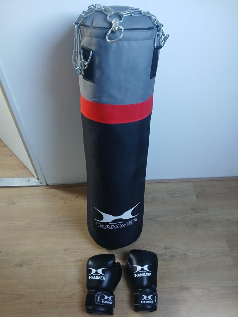 Hammer bokszak met bokshandschoenen, Ophalen