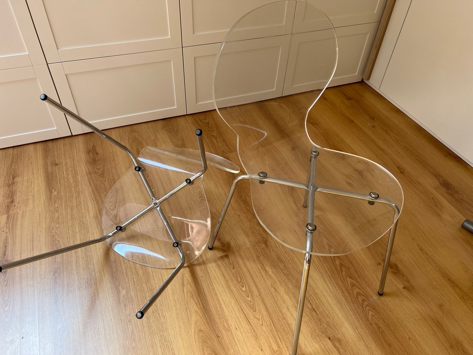Set van 2 transparante stoelen met metalen onderstel, Ophalen, Kunststof, Gebruikt, Twee