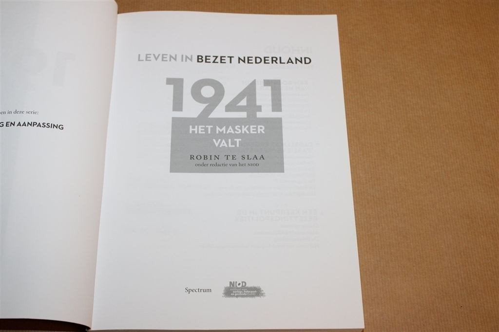 1941 Het Masker Valt — Bezetting, Joden & Nazificatie, Ophalen of Verzenden, Tweede Wereldoorlog, Zo goed als nieuw, Overige onderwerpen