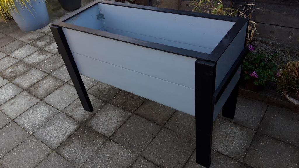 Hoge Bloemenbak of Kweekbak van Kunststof op houten poten, Ophalen, Kunststof, 100 cm of meer, 60 cm of meer