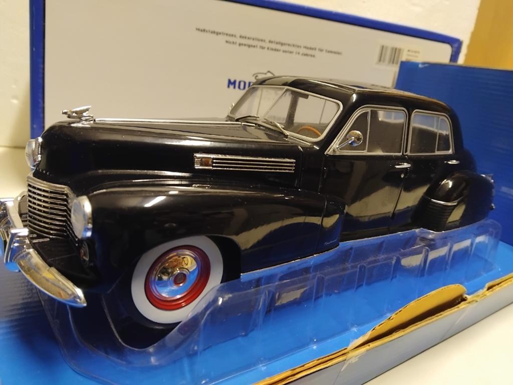 Cadillac Fleetwood black series 60 Special Mcg 1:18 KRD, Hobby en Vrije tijd, Modelauto's | 1:18, Ophalen of Verzenden, Zo goed als nieuw