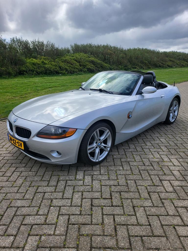 BMW Z4 2.5 I Roadster AUT 2004 Grijs e85, Auto's, Automaat, Achterwielaandrijving, Zwart, Cabriolet
