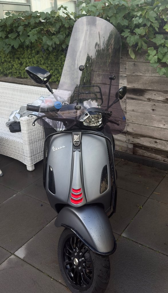 Vespa sprint 50 S 2022, Fietsen en Brommers, Vespa S, Ophalen of Verzenden, Zo goed als nieuw, Benzine