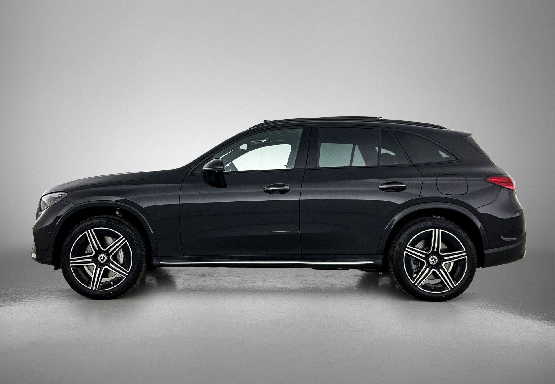 Mercedes-Benz GLC 300e 4MATIC Business Solution AMG | Premiu, Auto's, Automaat, Zwart, 2255 kg, Plug-in hybride