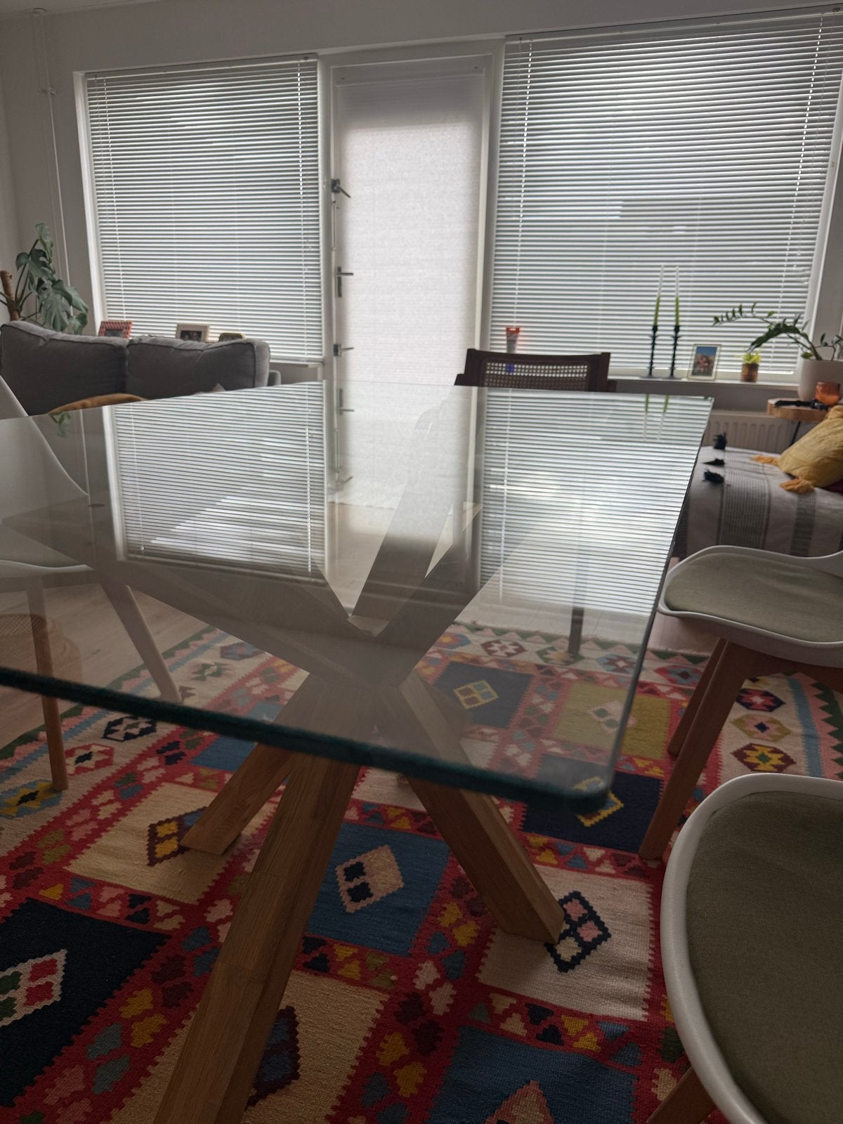 JYSK eettafel 160x90 cm – glazen blad met houten onderstel, Huis en Inrichting, Ophalen, Gebruikt, 100 tot 150 cm, 50 tot 100 cm