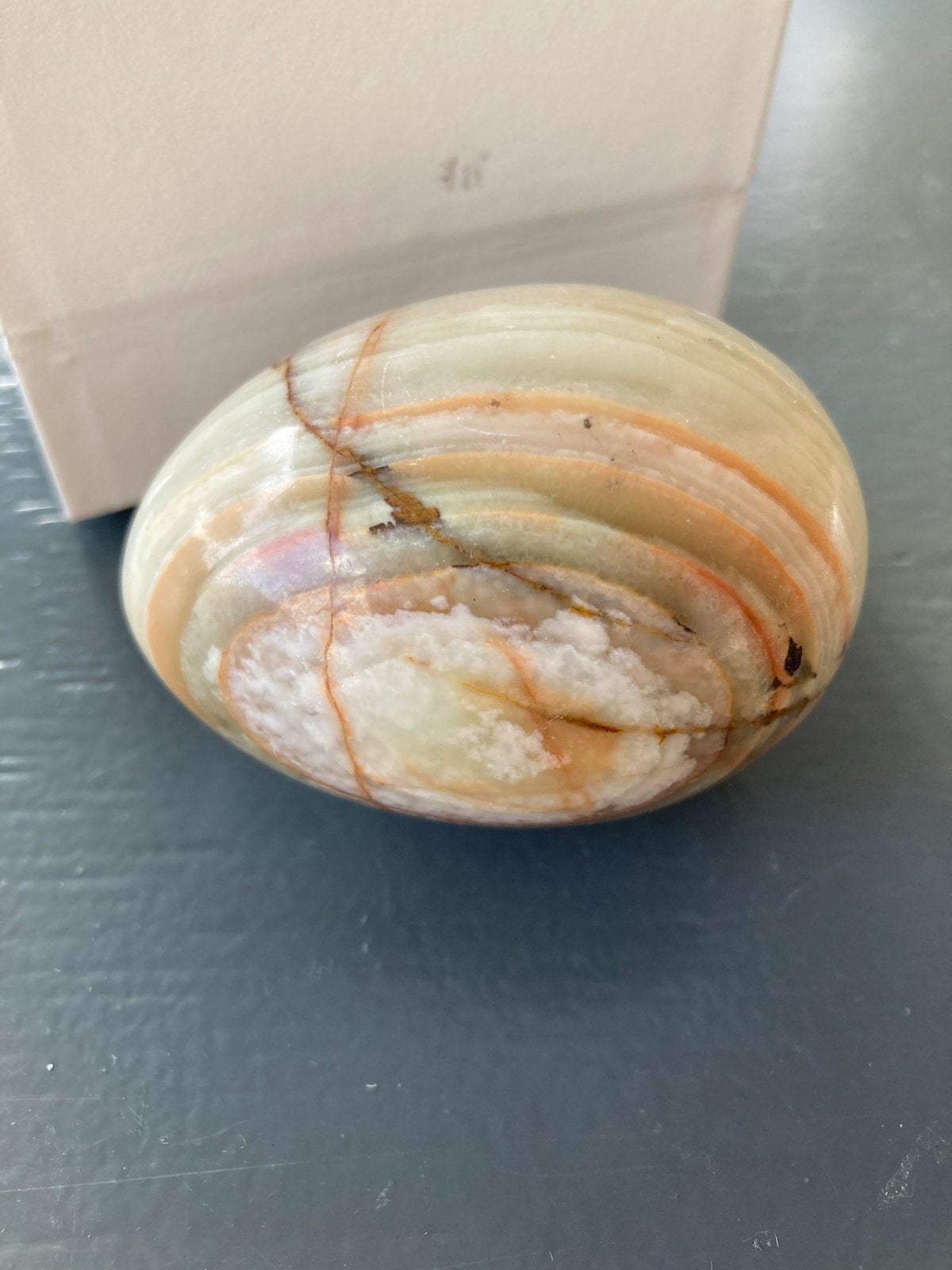 Decoratief ei van onyx - Natuursteen, Meerkleurig, Ophalen of Verzenden, Zo goed als nieuw, Modern
