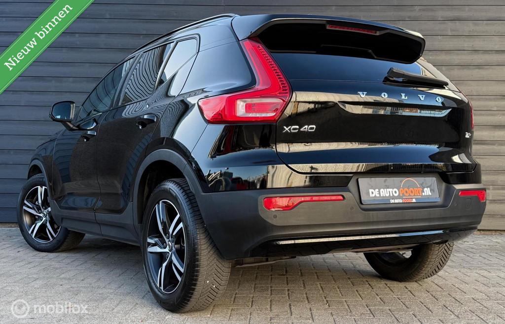 Volvo XC40 1.5 T 130PK R-Design Automaat LED/Navi/DAB+/Camer, Auto's, Volvo, 1525 kg, Gebruikt, Zwart, 14 km/l