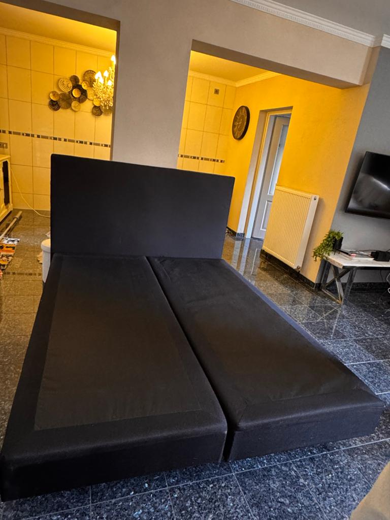 Queensize bed (160x200) met hoofdbord + matras, Ophalen, Zwart, Tweepersoons, Zo goed als nieuw