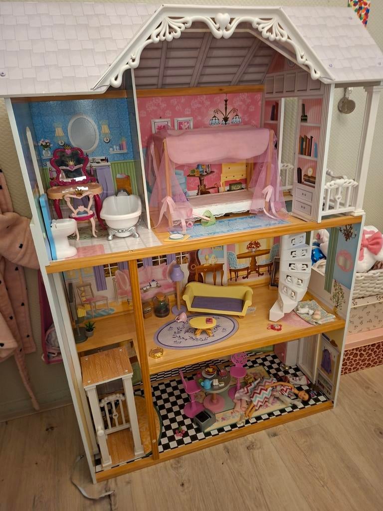 Superleuk Barbiehuis - Te groot voor hier, Kinderen en Baby's, Speelgoed | Poppenhuizen, Ophalen, Gebruikt, Poppenhuis