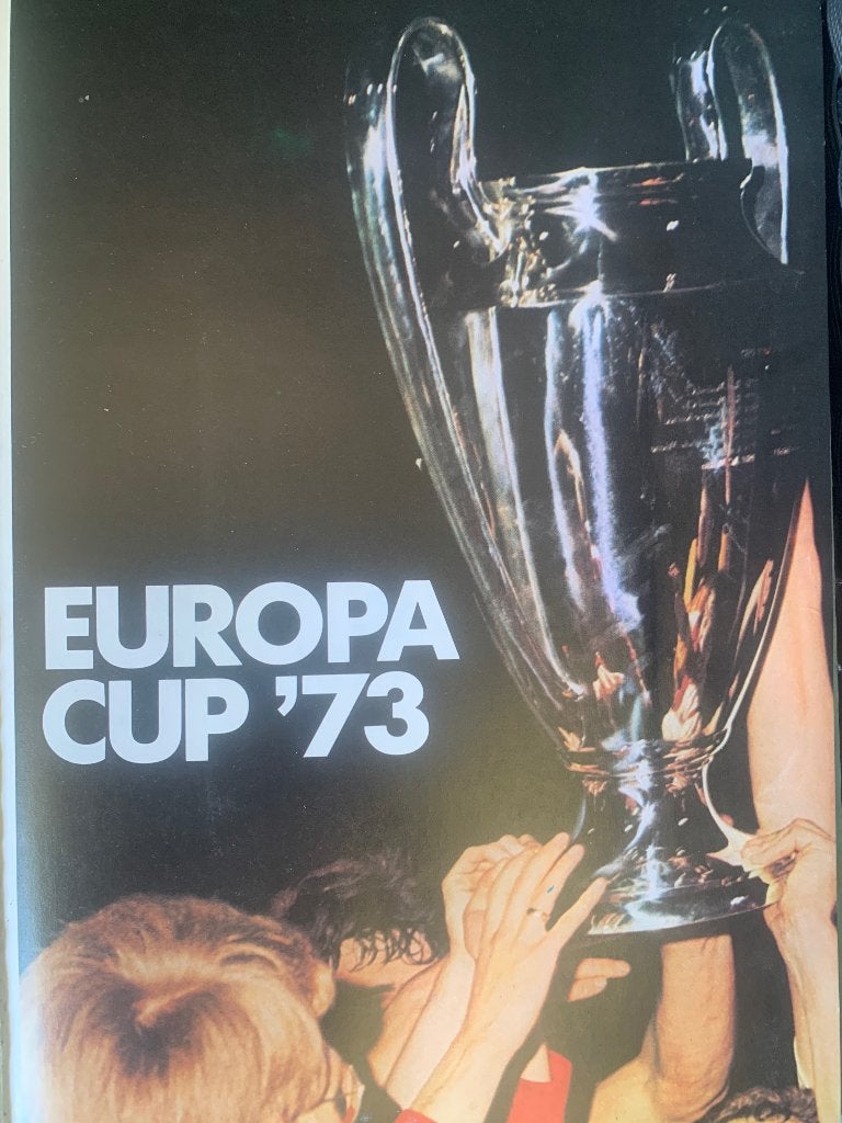 Zeldzaam en nostalgisch boek over Europa Cup 1973, Ophalen of Verzenden, Gelezen, Balsport