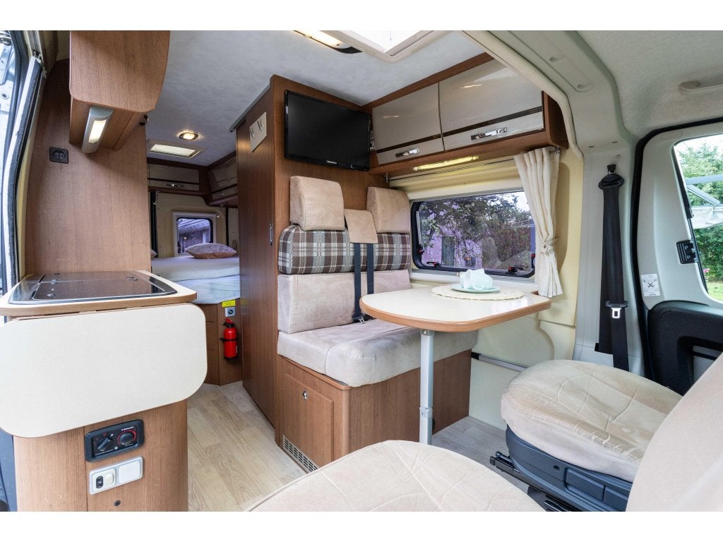 Karmann Davis 620 | 2014 | Lengtebed | 150PK | 4-seizoenen, Caravans en Kamperen, Campers, Buscamper of Camperbus, Luifel, Ringverwarming