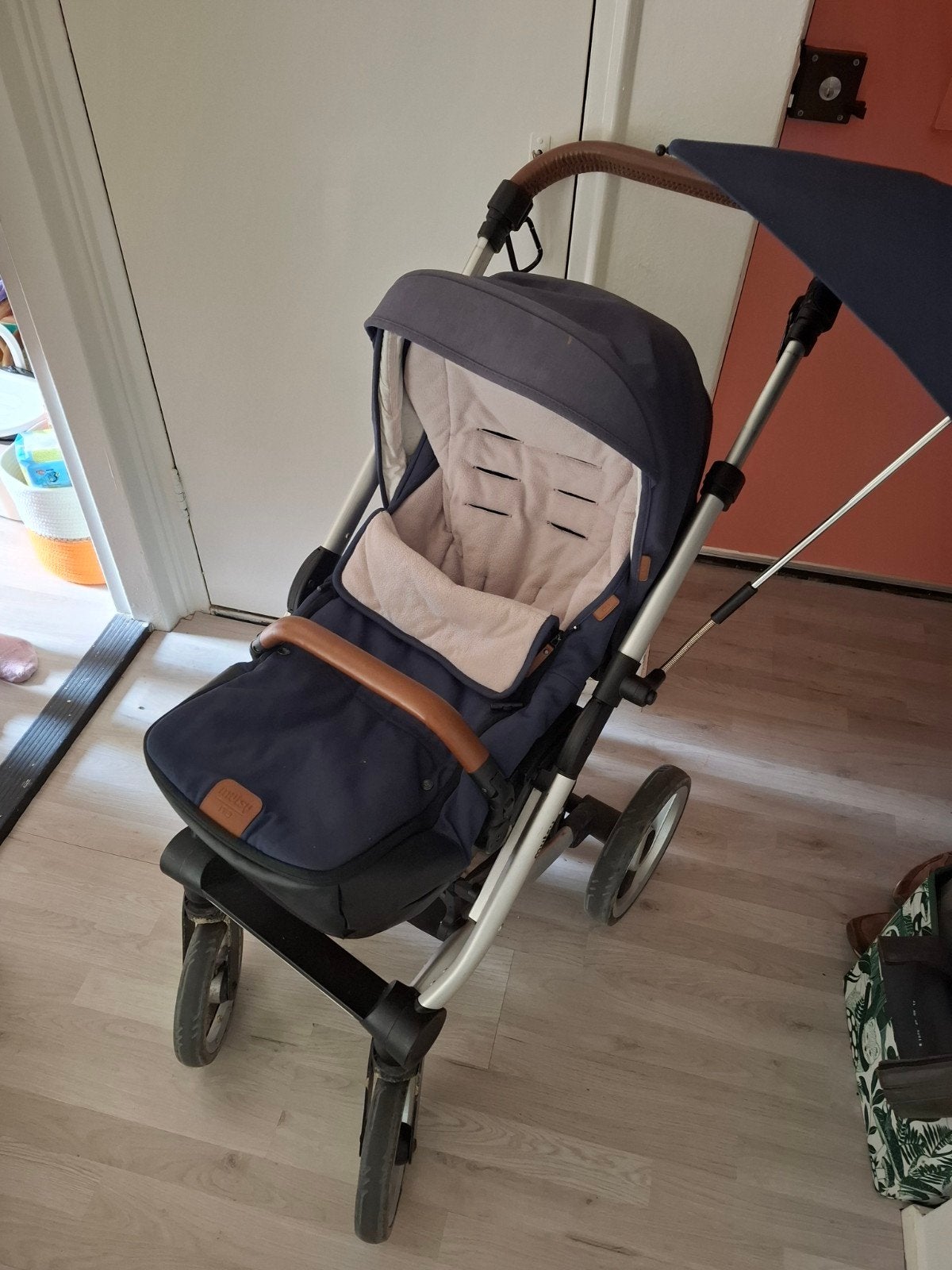Mutsy Nio Combiwagen 2023 met accessoires, Kinderen en Baby's, Kinderwagens en Combinaties, Gebruikt, Mutsy, Verstelbare duwstang