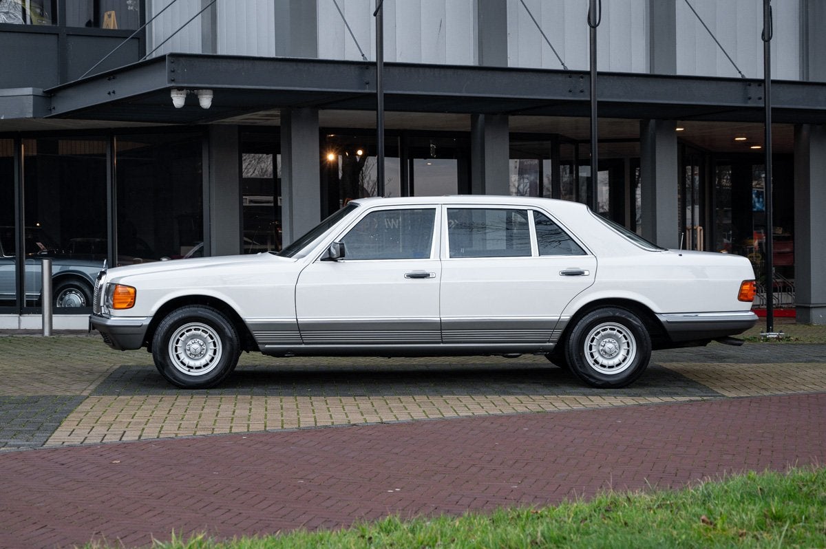 Mercedes-Benz S-Klasse 500 SEL (W126) (bj 1984, automaat), Gebruikt, 8 cilinders, Wit, Bedrijf
