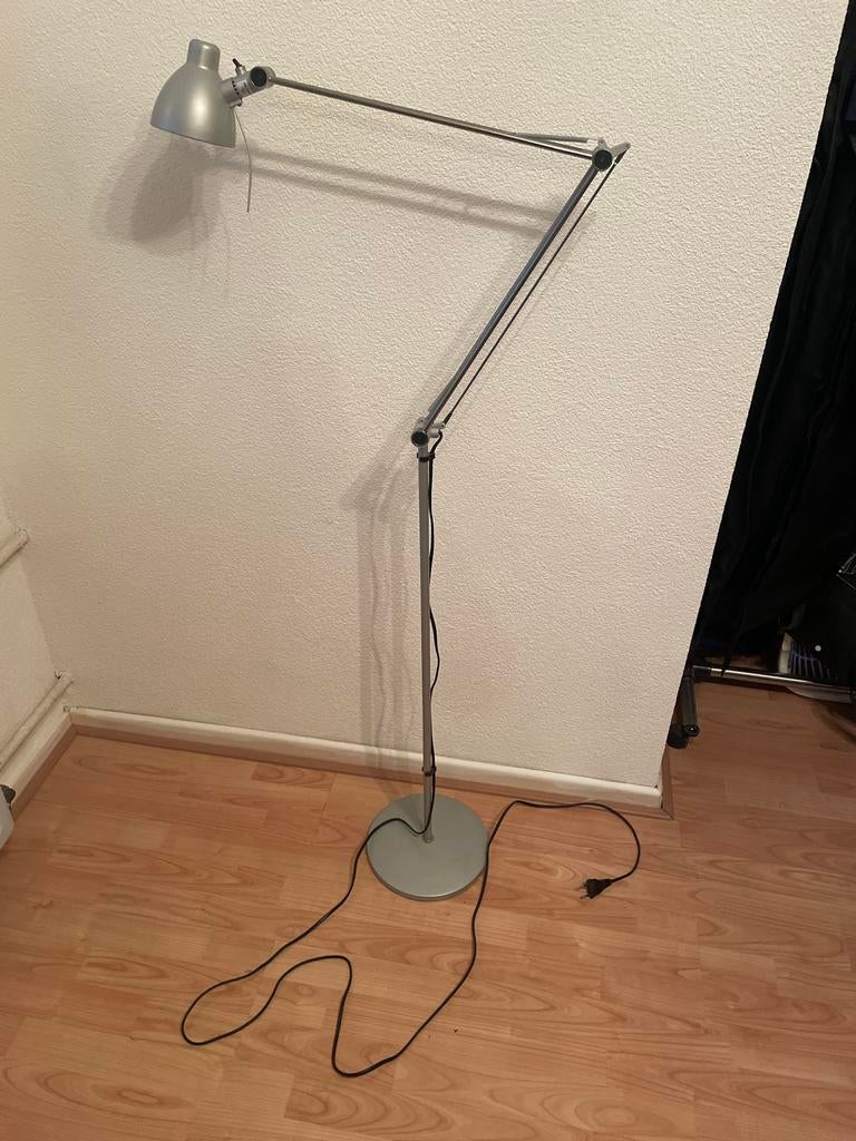 Verstelbare Staande Lamp - Afhalen in Tilburg, Ophalen, Gebruikt, Metaal, 150 tot 200 cm