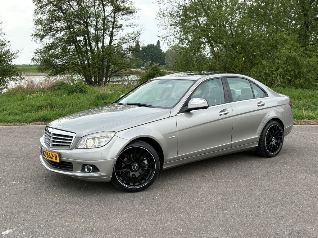 Mercedes-Benz C-Klasse 180 PANO Stoelvw NAVI Elegance, Auto's, Gebruikt, 4 cilinders, 157 pk, Handgeschakeld