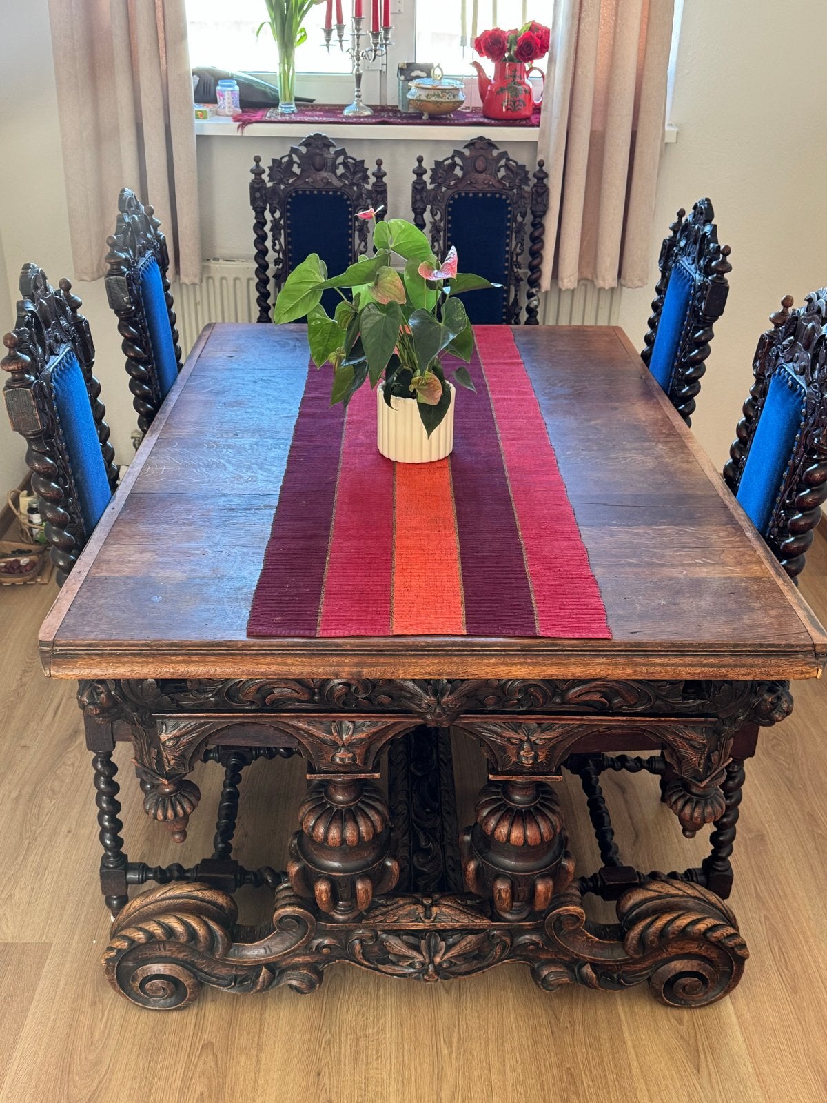 Antieke Franse eettafel met 6 handgesneden stoelen, Ophalen of Verzenden