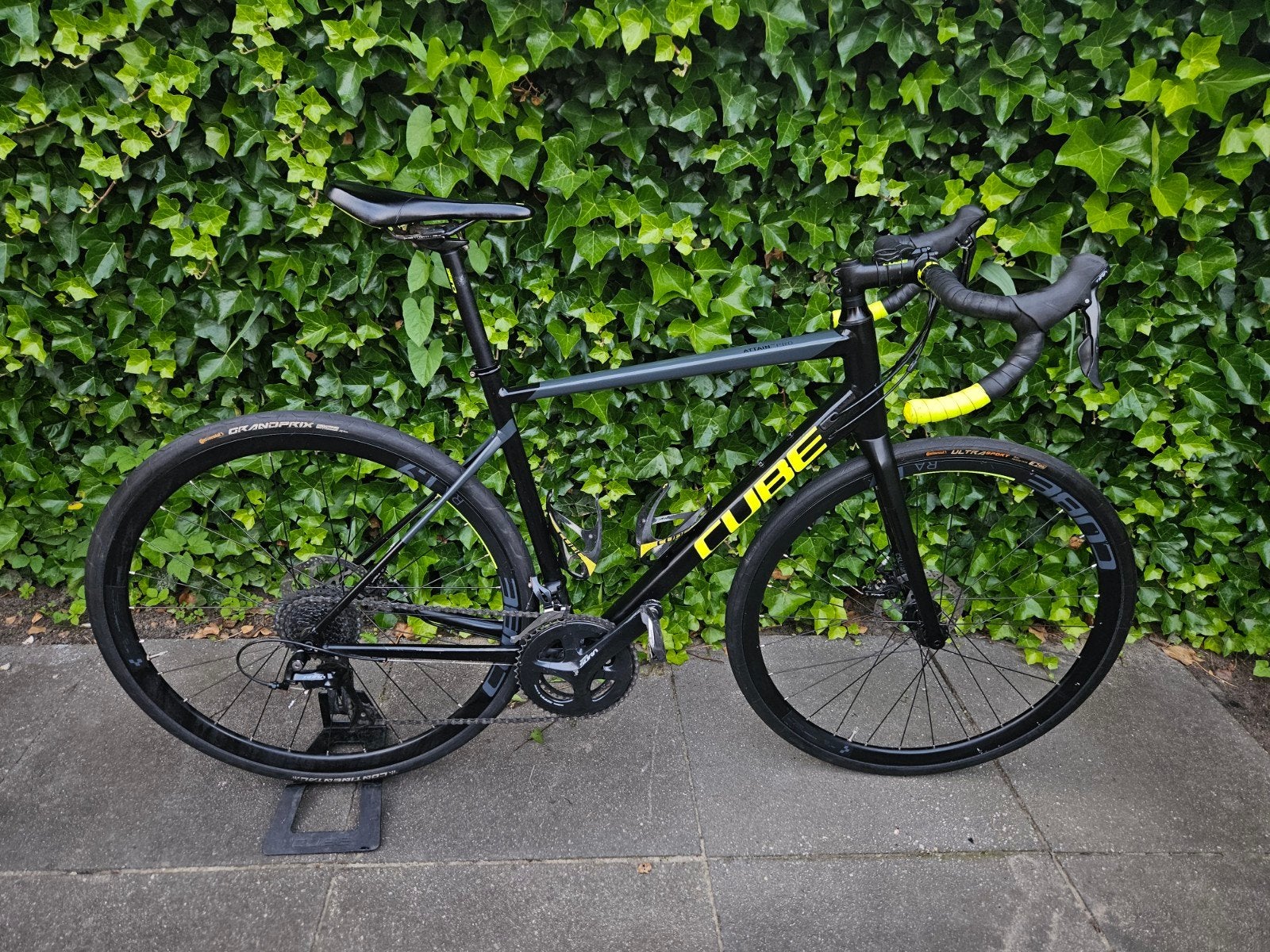 CUBE ATTAIN PRO Black/flashyellow 2021, Overige merken, Aluminium, Ophalen of Verzenden, 57 tot 61 cm