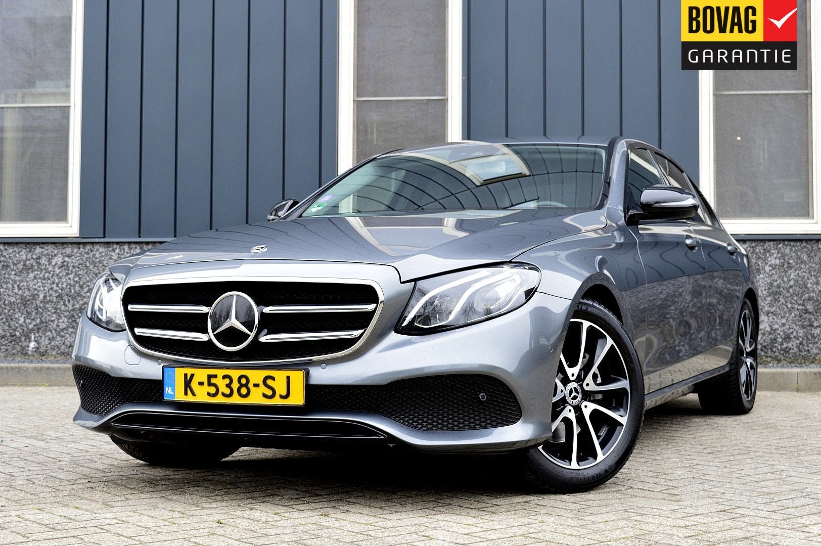 Mercedes-Benz E-Klasse 200 Premium Rijklaarprijs-Garantie Na, Automaat, Achterwielaandrijving, Gebruikt, Leder en Stof