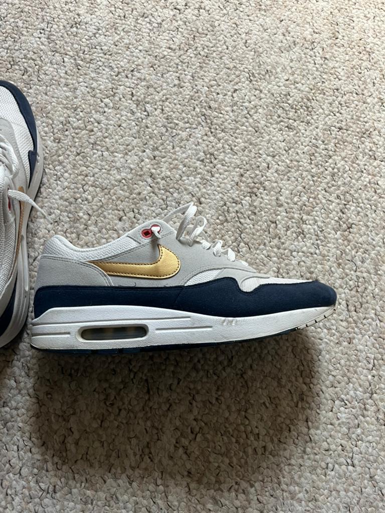 Nike Air Max 1 Olympic - Maat 44,5, Kleding | Heren, Schoenen, Ophalen of Verzenden, Gedragen, Overige kleuren, Sneakers of Gympen