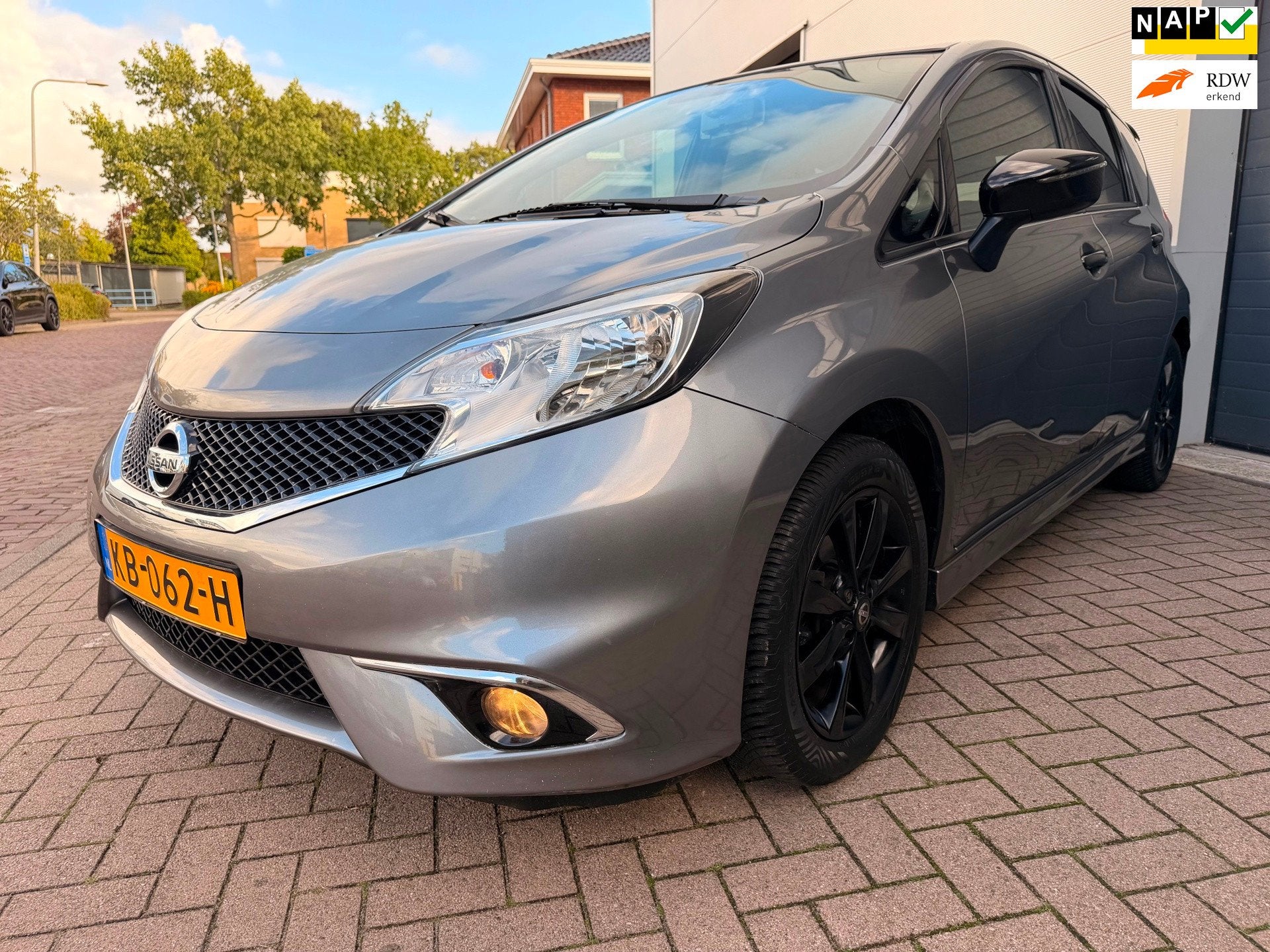 Nissan Note 1.2 Black Edition/Navi/Cruise-c/Airco/Bluetooth/, Auto's, Euro 6, 49 €/maand, Bedrijf, Handgeschakeld