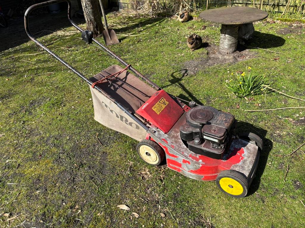 Benzine grasmaaier 40cm briggs and stratton TORO Roth 150cc, Tuin en Terras, Grasmaaiers, Ophalen, Gebruikt, 40 t/m 49 cm, Opvangzak