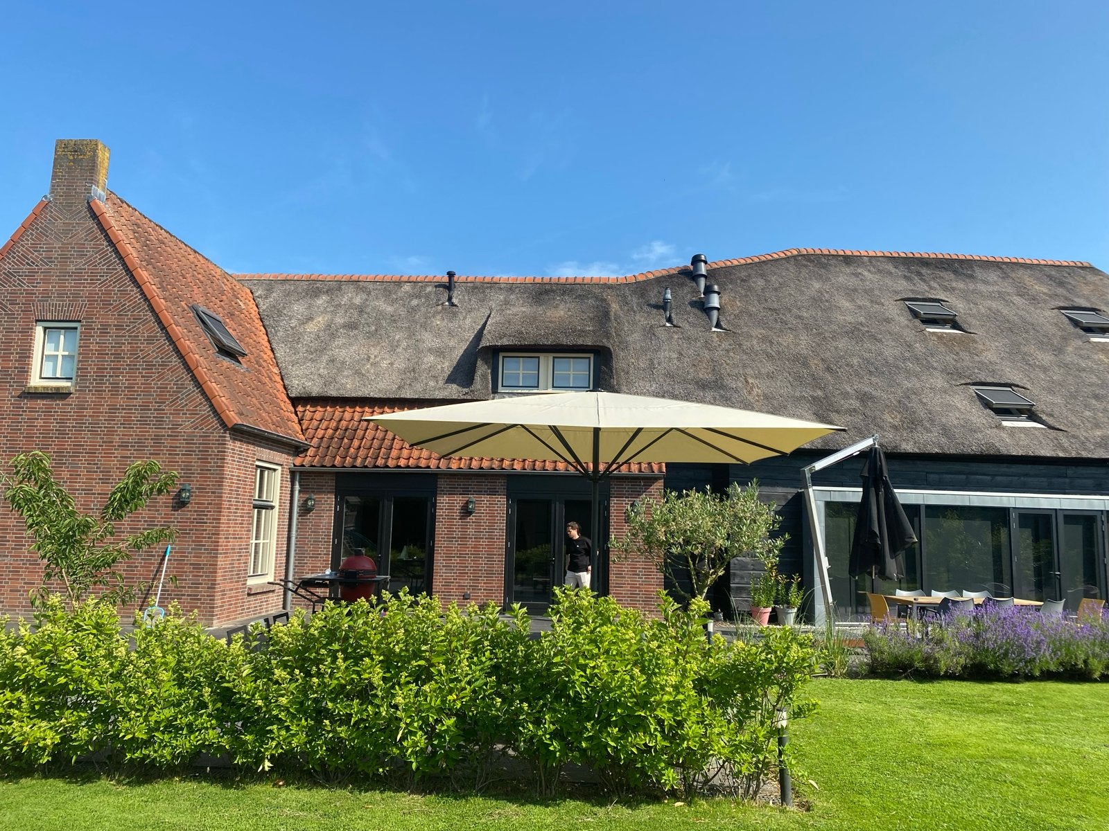 Foto 5 van Voorraad parasols VeDamco - Perfect voor terras en tuin