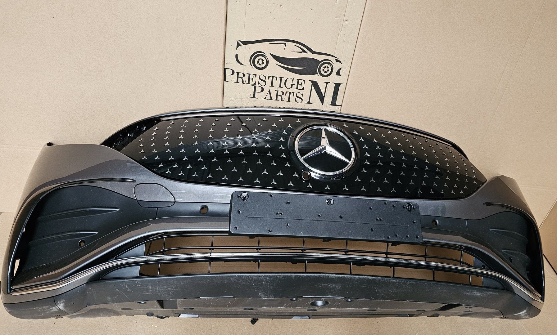 Voorbumper Mercedes EQA AMG H243 FACELIFT ORGINEEL COMPLEET, Gebruikt, -, Voor, Ophalen of Verzenden